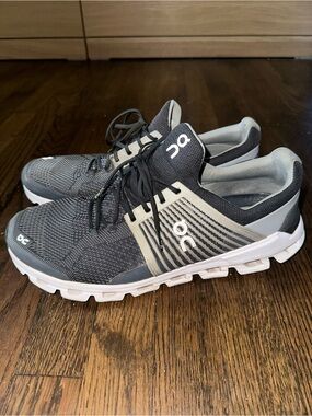 On Running Helion Gray/White
